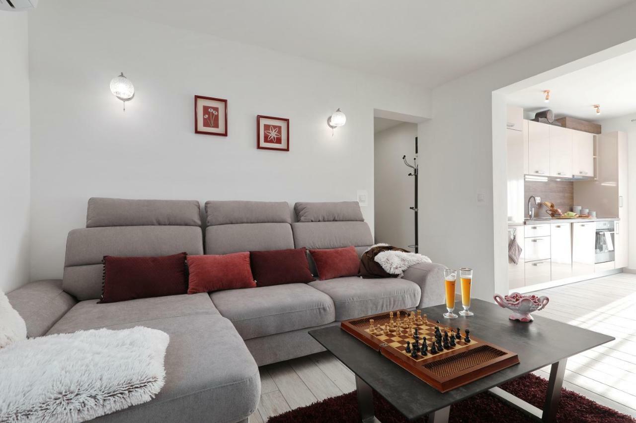 Holiday Home Hrast Debeljak 외부 사진