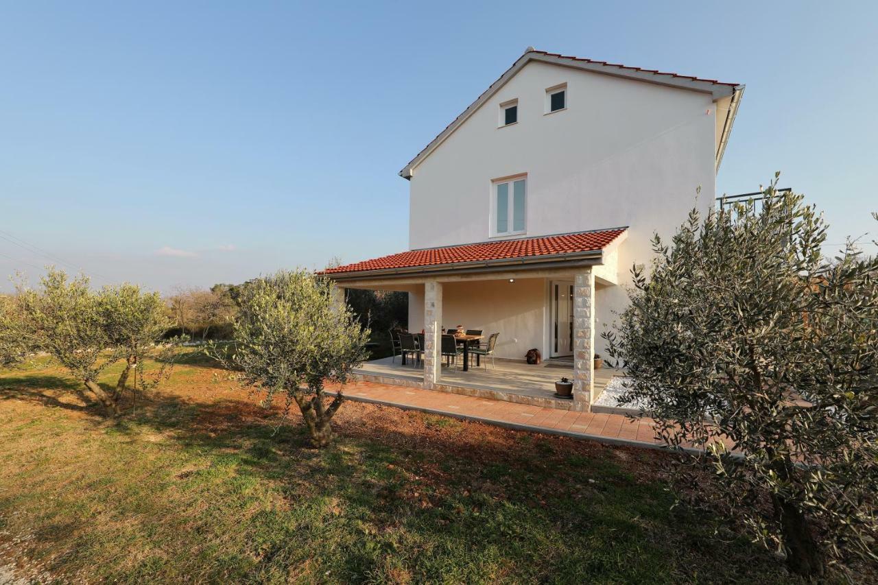 Holiday Home Hrast Debeljak 외부 사진