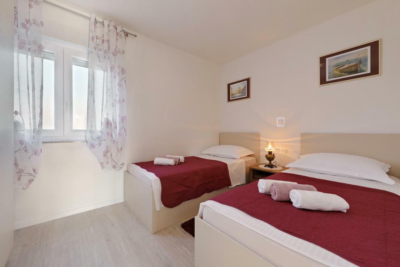 Holiday Home Hrast Debeljak 외부 사진