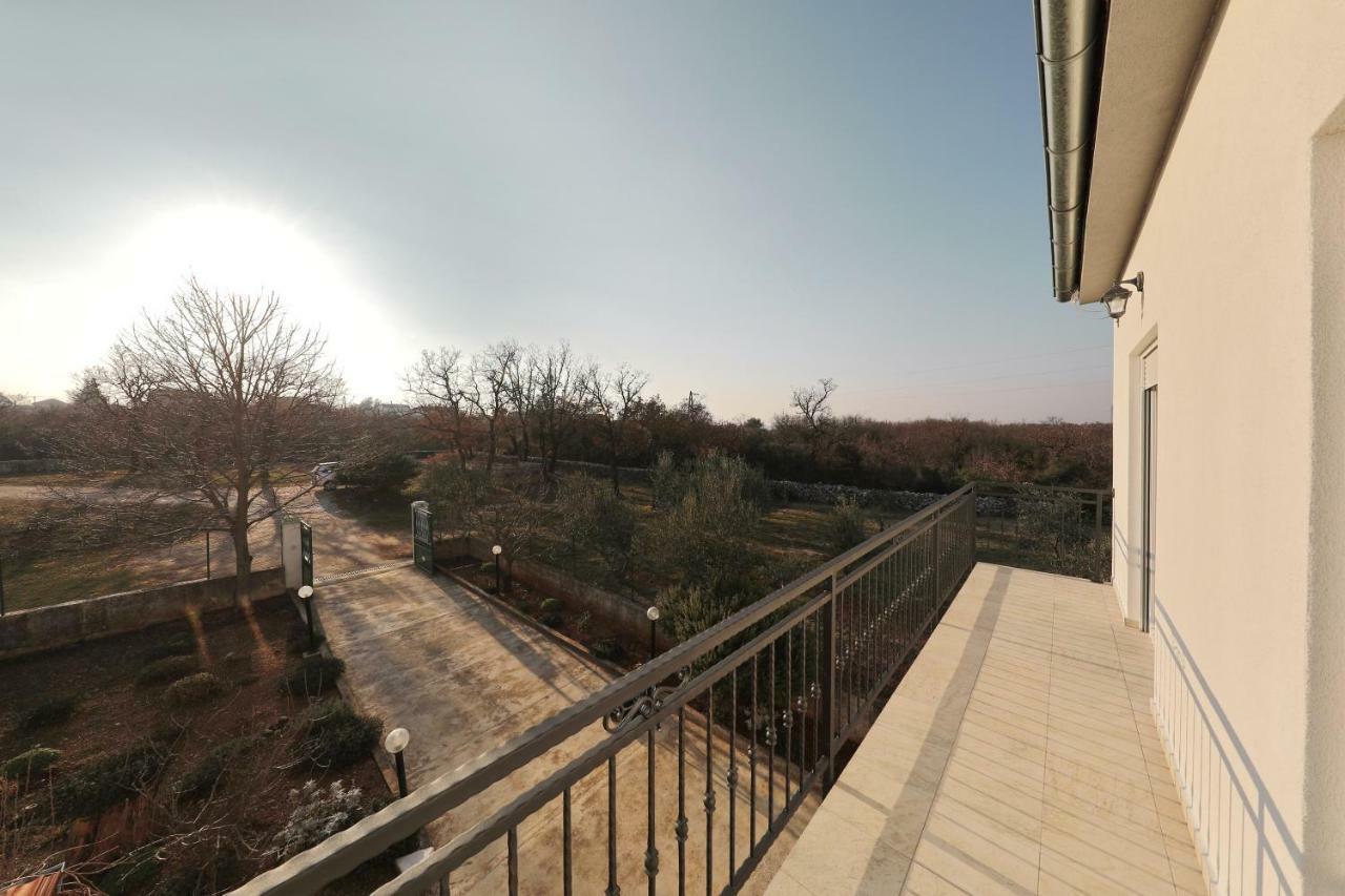 Holiday Home Hrast Debeljak 외부 사진